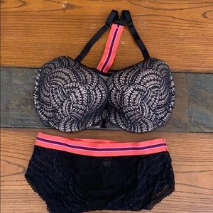 Victoria’s Secret Very Sexy Front-Close Racerback